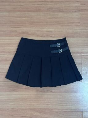 Love Tree Black Pleated Mini Skirt Buckle Detail  Size Small NWOT